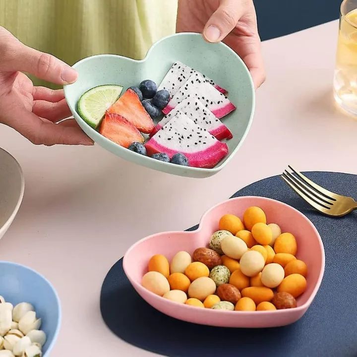10Pcs Multi-Function Spit Bone Heart Shape Plate Set Dish Household Food Grade Plastic Spit Bone Dish Hearts Plate Set Dining Table Garbage Plates Small Plates Snakes Plate For Snacks