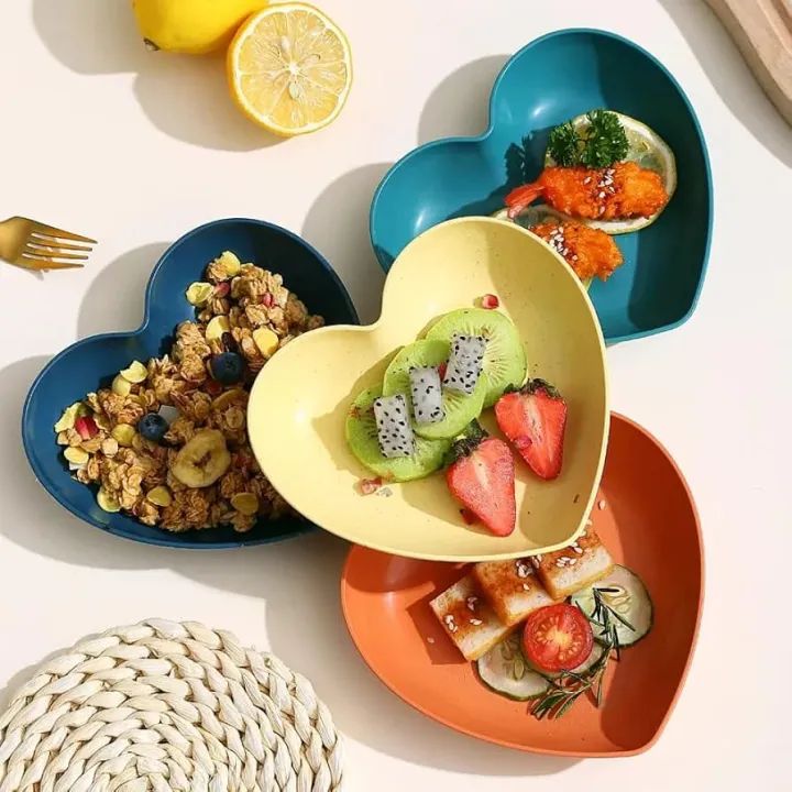 10Pcs Multi-Function Spit Bone Heart Shape Plate Set Dish Household Food Grade Plastic Spit Bone Dish Hearts Plate Set Dining Table Garbage Plates Small Plates Snakes Plate For Snacks