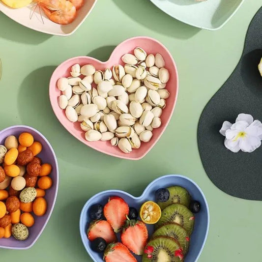 10Pcs Multi-Function Spit Bone Heart Shape Plate Set Dish Household Food Grade Plastic Spit Bone Dish Hearts Plate Set Dining Table Garbage Plates Small Plates Snakes Plate For Snacks